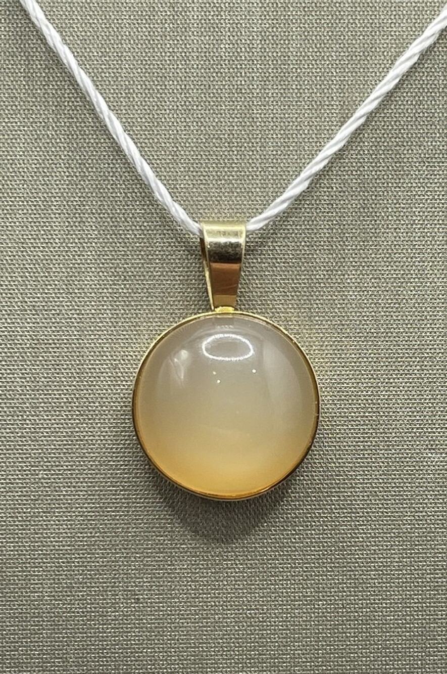 14K Yellow Gold Cabochon Pink/Peach Round Stone Pendant (24049)